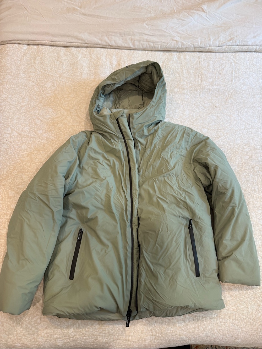 Aritzia Super Puff₂O Waterproof Jacket Sage Green - Picture 3 of 5